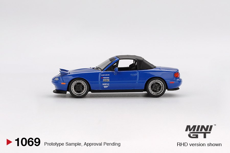 MINI GT #1069 — Mazda Miata MX-5 (NA) Tuned Version Dark Blue - Image 5