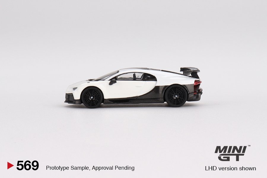 MINI GT #569 — Bugatti Chiron Pur Sport White - Image 5