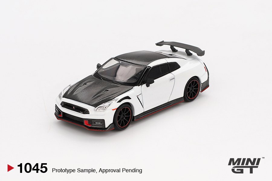 MINI GT #1045 — Nissan GT-R Nismo 2024 Brilliant White Pearl - Image 3